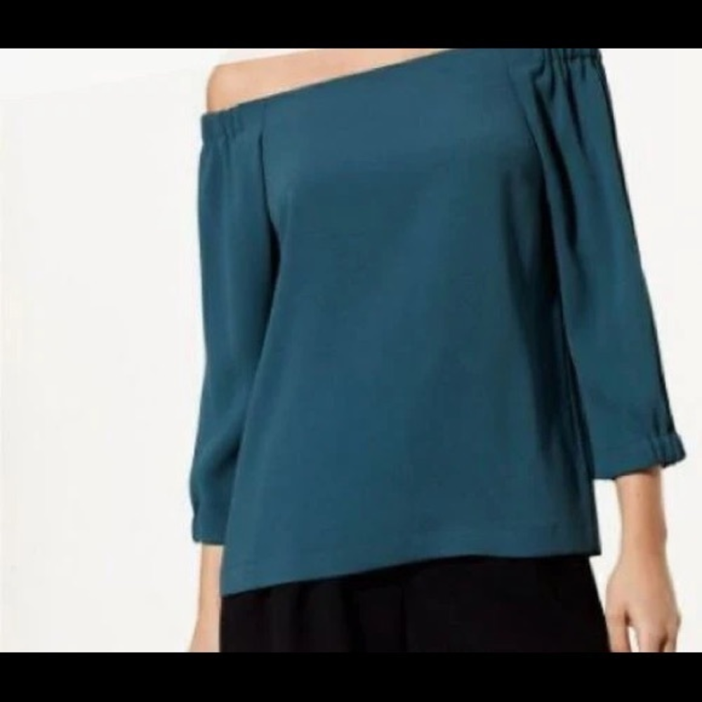 Aritzia Babaton Rodrigo‎ Blouse Off the Shoulder